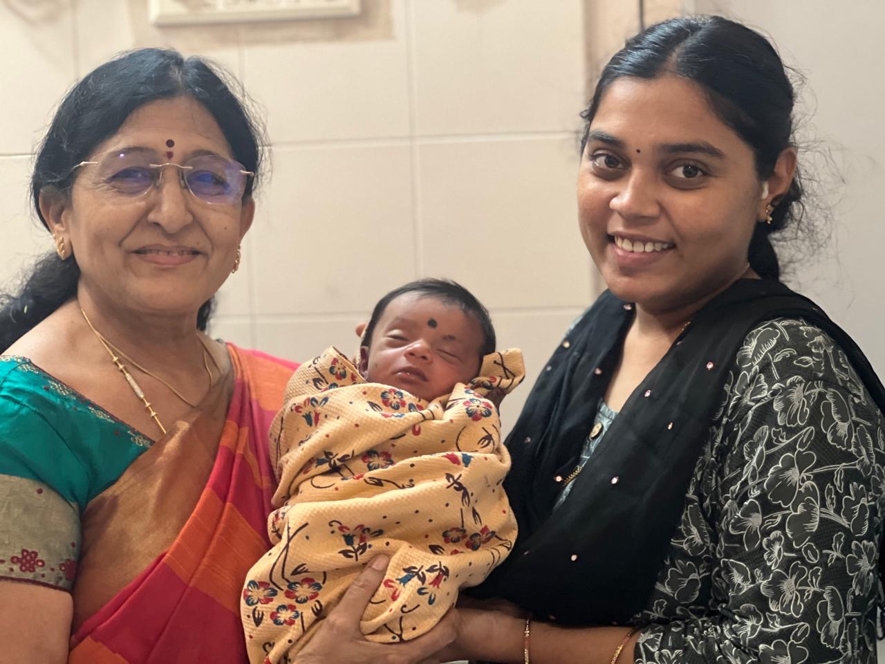 Dr. Raya Asalatha with new born baby & mother